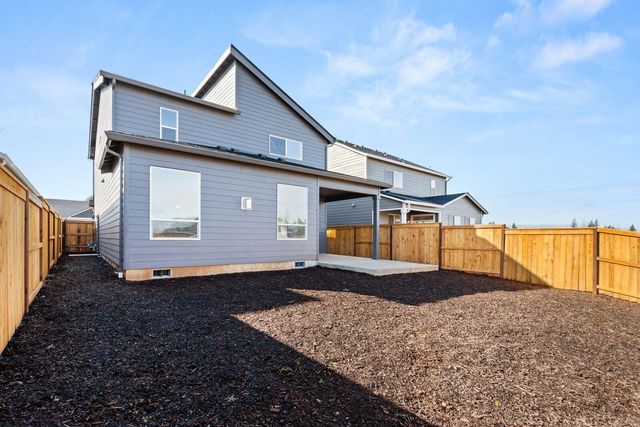 145 Valemont Drive 38, Eagle Point, OR 97524