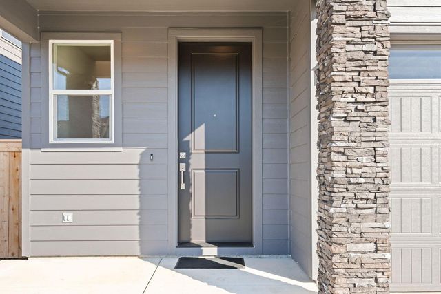 145 Valemont Drive 38, Eagle Point, OR 97524