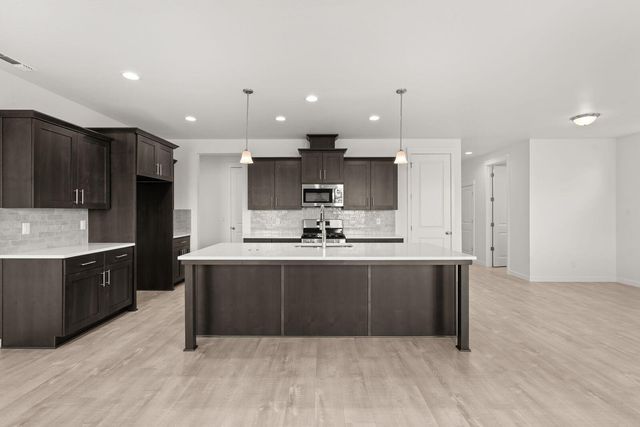 145 Valemont Drive 38, Eagle Point, OR 97524