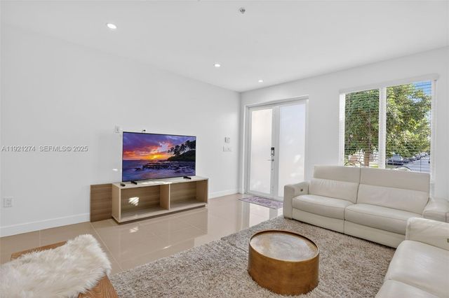 6310 NW 103rd Pl 104, Doral, FL 33178