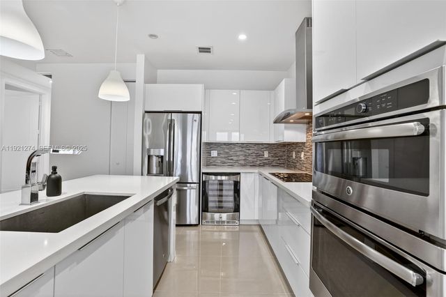 6310 NW 103rd Pl 104, Doral, FL 33178