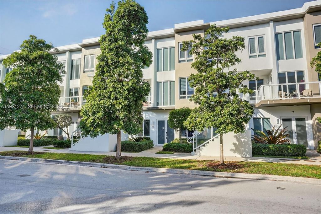 6310 NW 103rd Pl 104, Doral, FL 33178