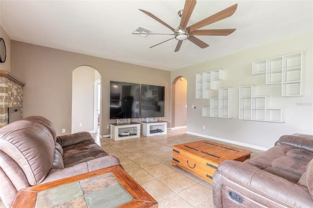 206 LAUREL POINT COURT, Deland, FL 32724