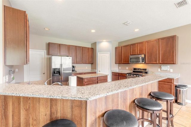 206 LAUREL POINT COURT, Deland, FL 32724