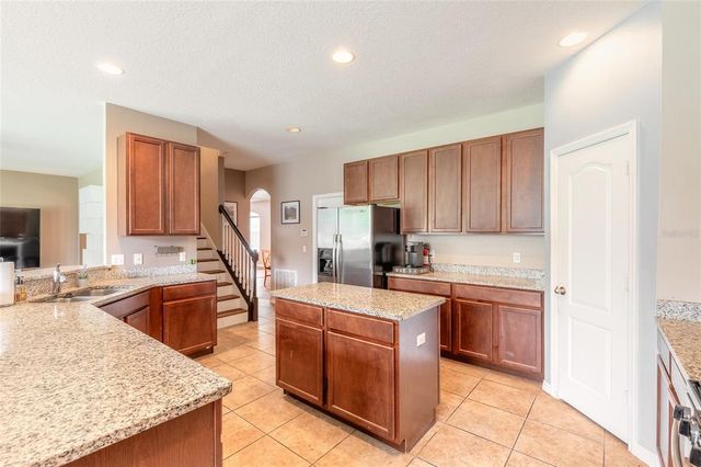 206 LAUREL POINT COURT, Deland, FL 32724