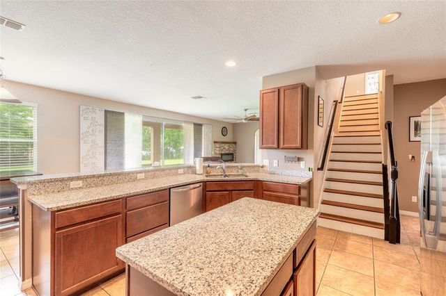 206 LAUREL POINT COURT, Deland, FL 32724