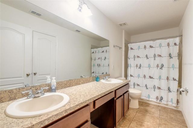 206 LAUREL POINT COURT, Deland, FL 32724
