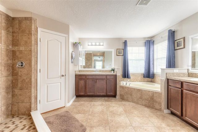 206 LAUREL POINT COURT, Deland, FL 32724