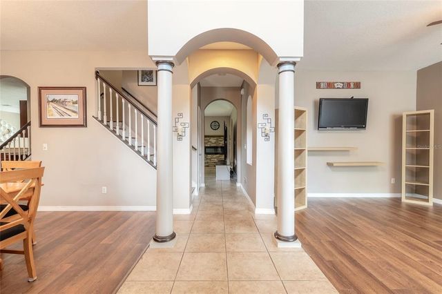206 LAUREL POINT COURT, Deland, FL 32724