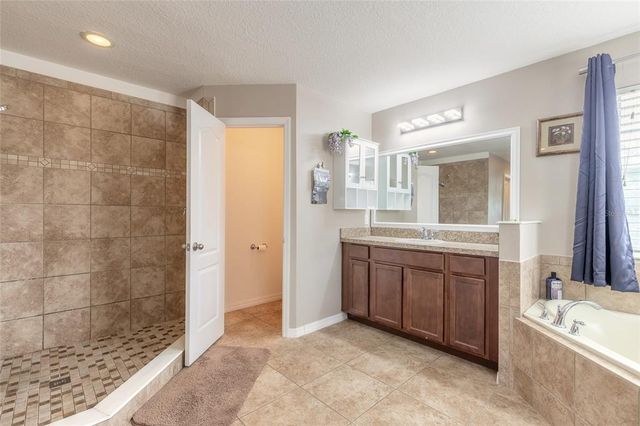 206 LAUREL POINT COURT, Deland, FL 32724