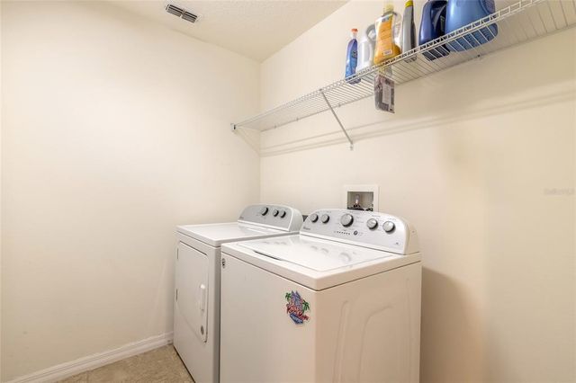206 LAUREL POINT COURT, Deland, FL 32724