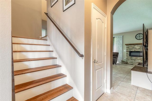 206 LAUREL POINT COURT, Deland, FL 32724
