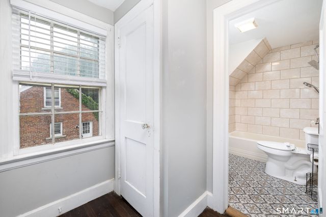 8 Georgiana Street, New London, CT 06320