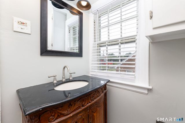 8 Georgiana Street, New London, CT 06320