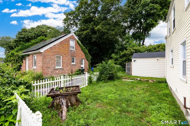 8 Georgiana Street, New London, CT 06320