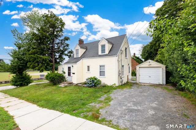 8 Georgiana Street, New London, CT 06320
