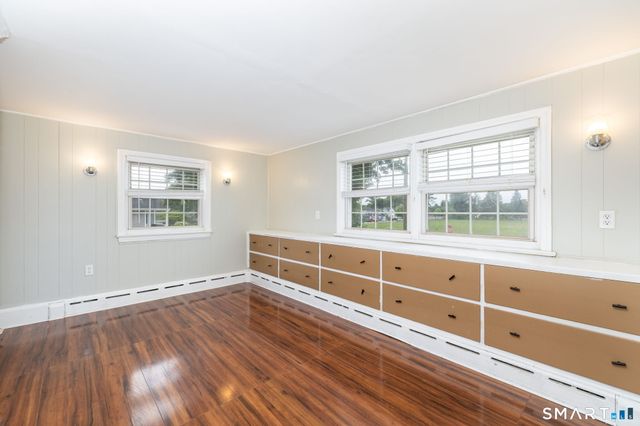 8 Georgiana Street, New London, CT 06320
