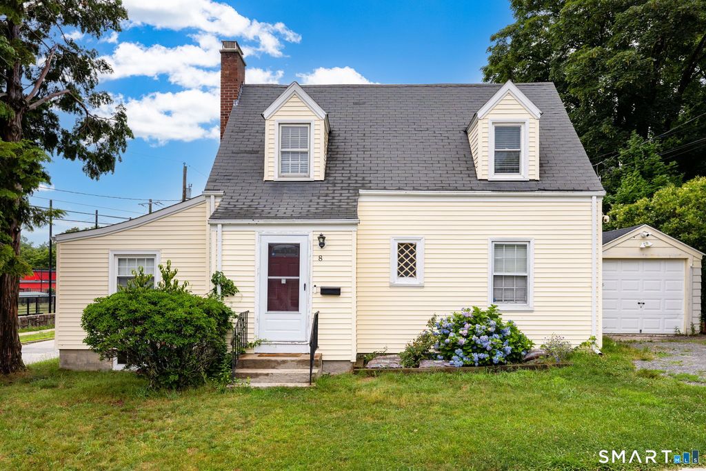 8 Georgiana Street, New London, CT 06320