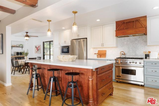 2101 Tondolea Lane, La Canada Flintridge, CA 91011