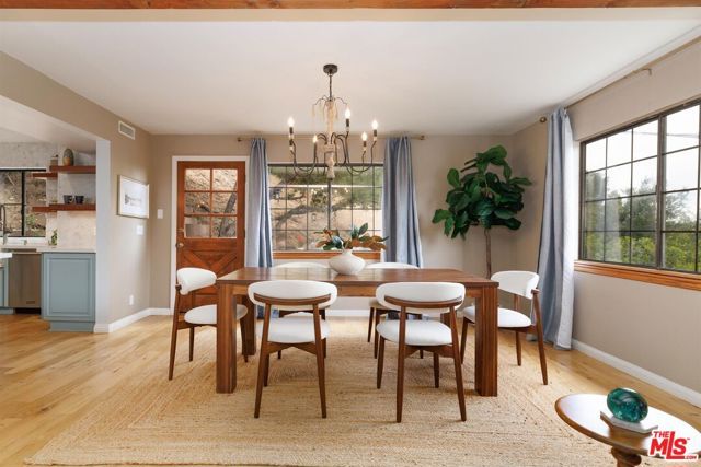 2101 Tondolea Lane, La Canada Flintridge, CA 91011