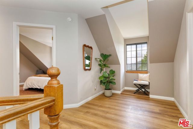 2101 Tondolea Lane, La Canada Flintridge, CA 91011