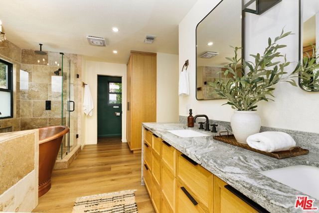 2101 Tondolea Lane, La Canada Flintridge, CA 91011