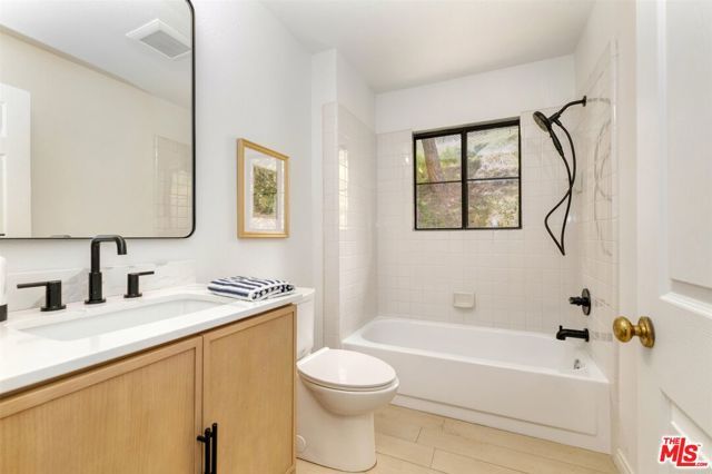 2101 Tondolea Lane, La Canada Flintridge, CA 91011