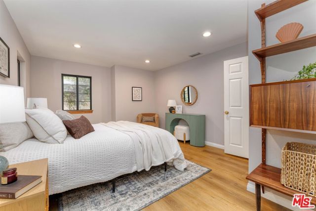 2101 Tondolea Lane, La Canada Flintridge, CA 91011