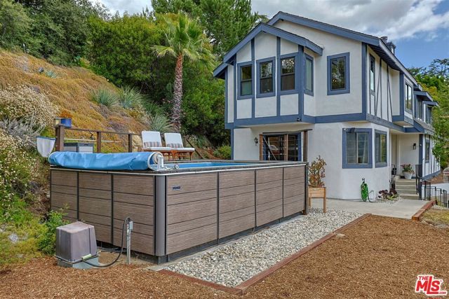 2101 Tondolea Lane, La Canada Flintridge, CA 91011