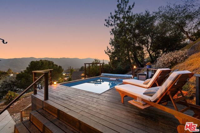 2101 Tondolea Lane, La Canada Flintridge, CA 91011