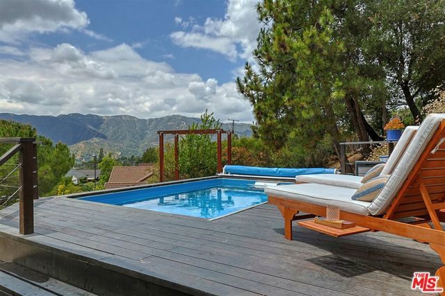 2101 Tondolea Lane, La Canada Flintridge, CA 91011