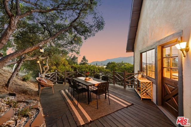 2101 Tondolea Lane, La Canada Flintridge, CA 91011