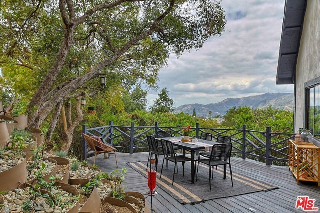 2101 Tondolea Lane, La Canada Flintridge, CA 91011