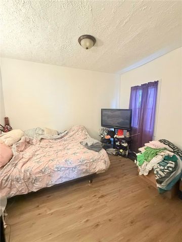 417 New Castle Ave, Sharon, PA 16146