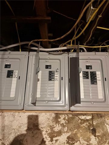 417 New Castle Ave, Sharon, PA 16146