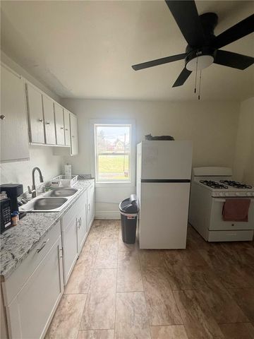 417 New Castle Ave, Sharon, PA 16146