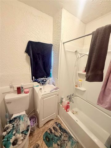 417 New Castle Ave, Sharon, PA 16146