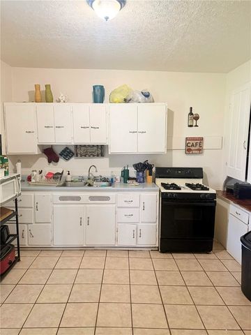 417 New Castle Ave, Sharon, PA 16146