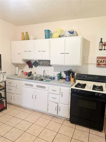 417 New Castle Ave, Sharon, PA 16146