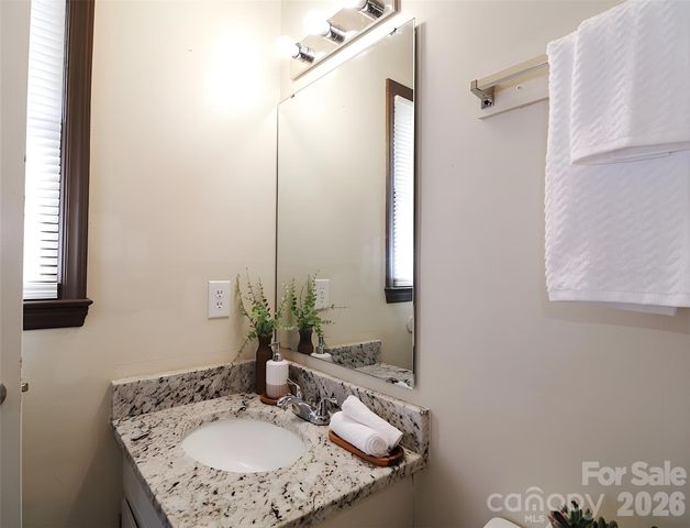525 SW 12th Street SW 29, Hickory, NC 28602