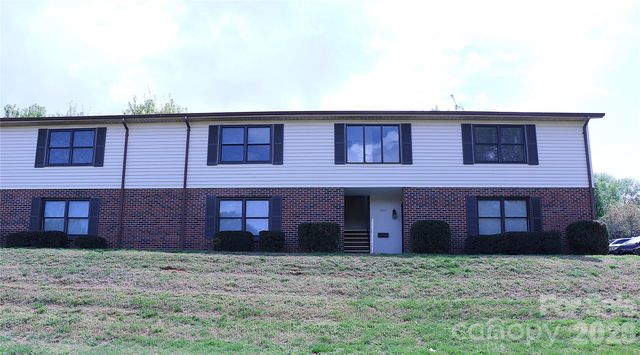 525 SW 12th Street SW 29, Hickory, NC 28602