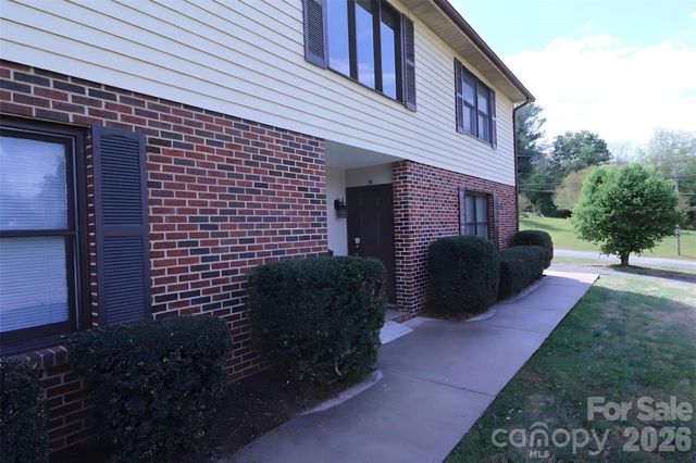 525 SW 12th Street SW 29, Hickory, NC 28602