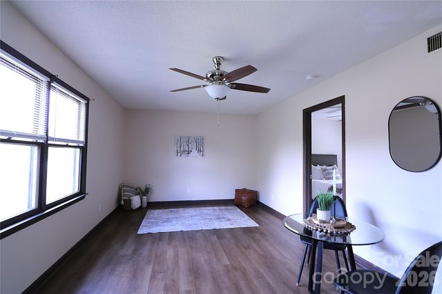 525 SW 12th Street SW 29, Hickory, NC 28602