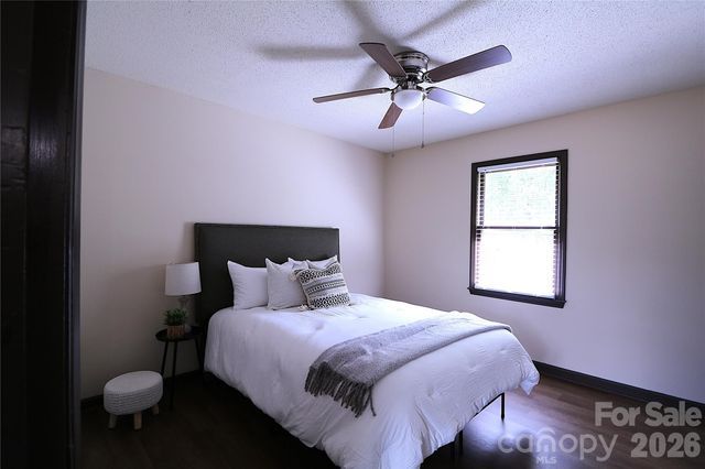 525 SW 12th Street SW 29, Hickory, NC 28602