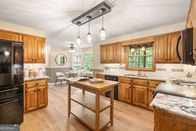 3065 Oak Meadow Drive, Snellville, GA 30078