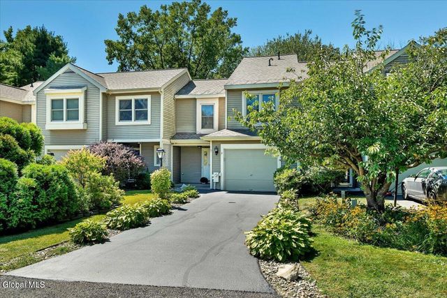 3 Generals Way Way, Halfmoon, NY 12065