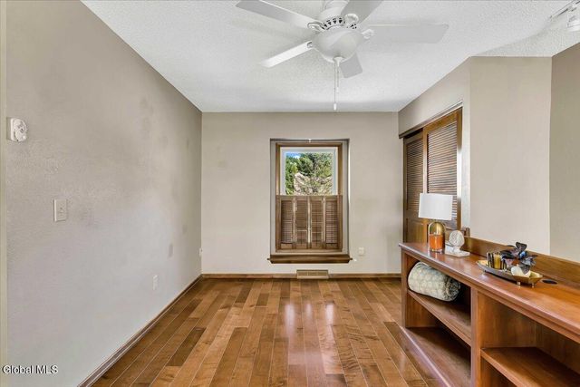 3 Generals Way Way, Halfmoon, NY 12065