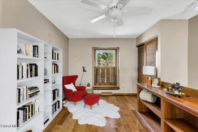 3 Generals Way Way, Halfmoon, NY 12065