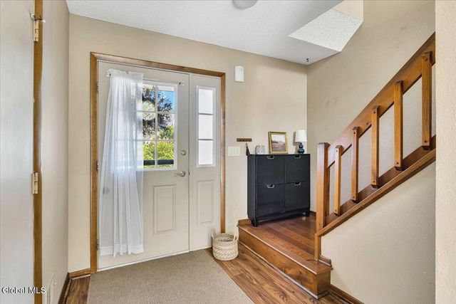 3 Generals Way Way, Halfmoon, NY 12065