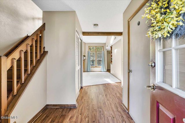 3 Generals Way Way, Halfmoon, NY 12065